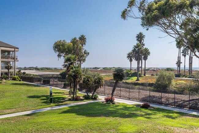 Building Photo - 645 Sunfish Way