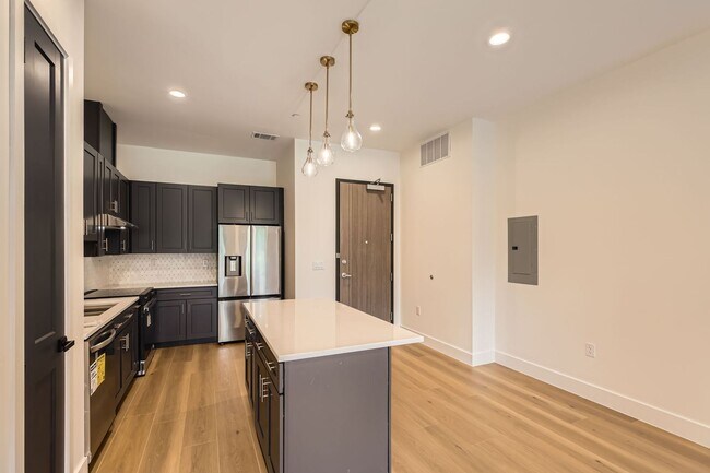 Building Photo - 10899 S Hausman, Unit 201