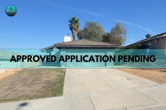 Building Photo - Centrally located Riverside home.