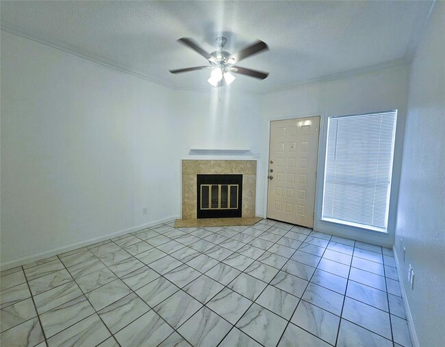 Building Photo - 921 Marine Dr