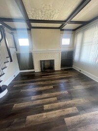 Building Photo - 574 Warren Ave