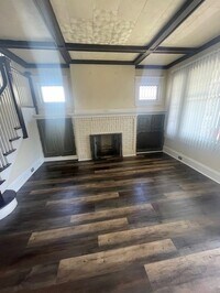 Building Photo - 574 Warren Ave