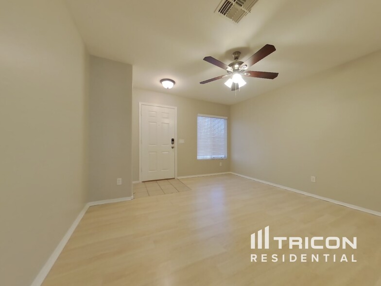 Building Photo - 20 N 220th Ln