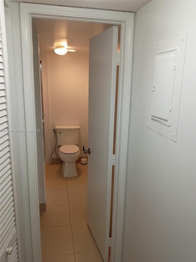 Building Photo - 9440 Tangerine Pl