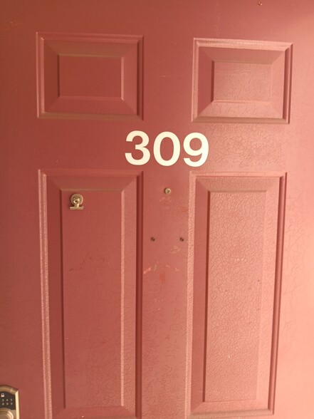 Building Photo - 309 Cedarview Ct