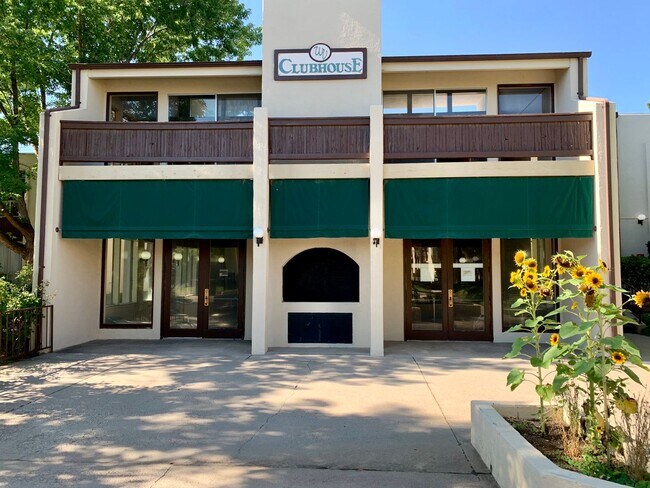 Building Photo - Lovely 2 Bedroom, 2 Bath Condo In The NE!