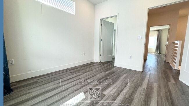 Building Photo - Modern Style and Sophistication, 2 En-Suite BR, 2.5 BA Townhouse with EV charging