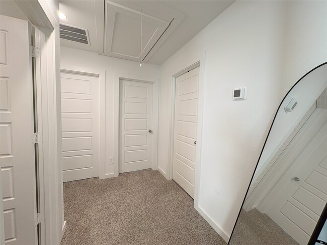 Building Photo - 2913 Crown Gate Dr