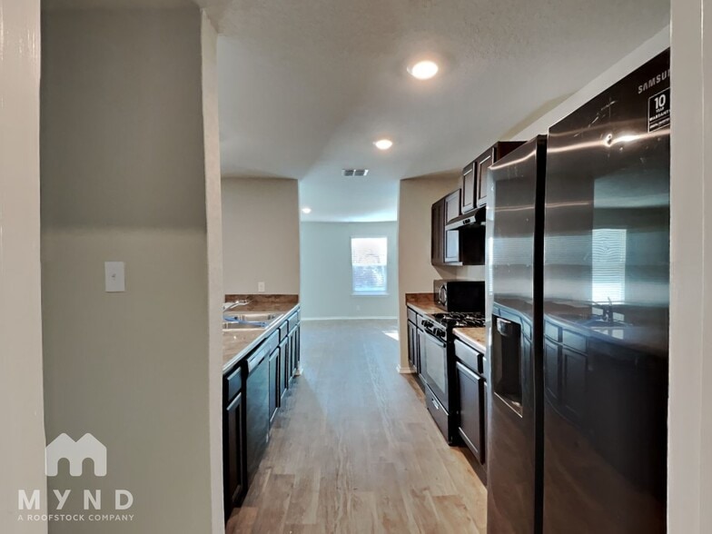 Building Photo - 14614 Fronted Goose