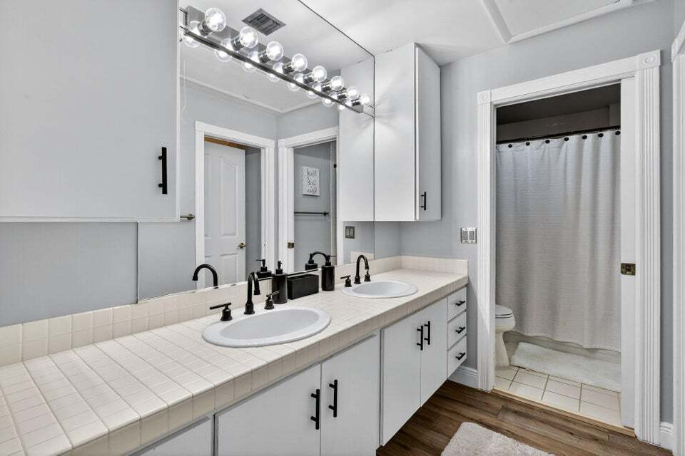 Building Photo - 503 Andover Ct