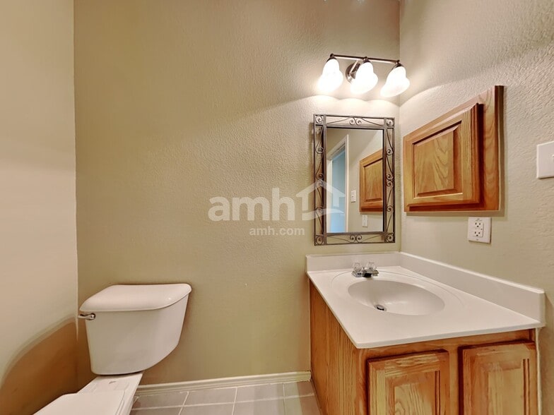 Building Photo - 1404 Blue Gill Ln