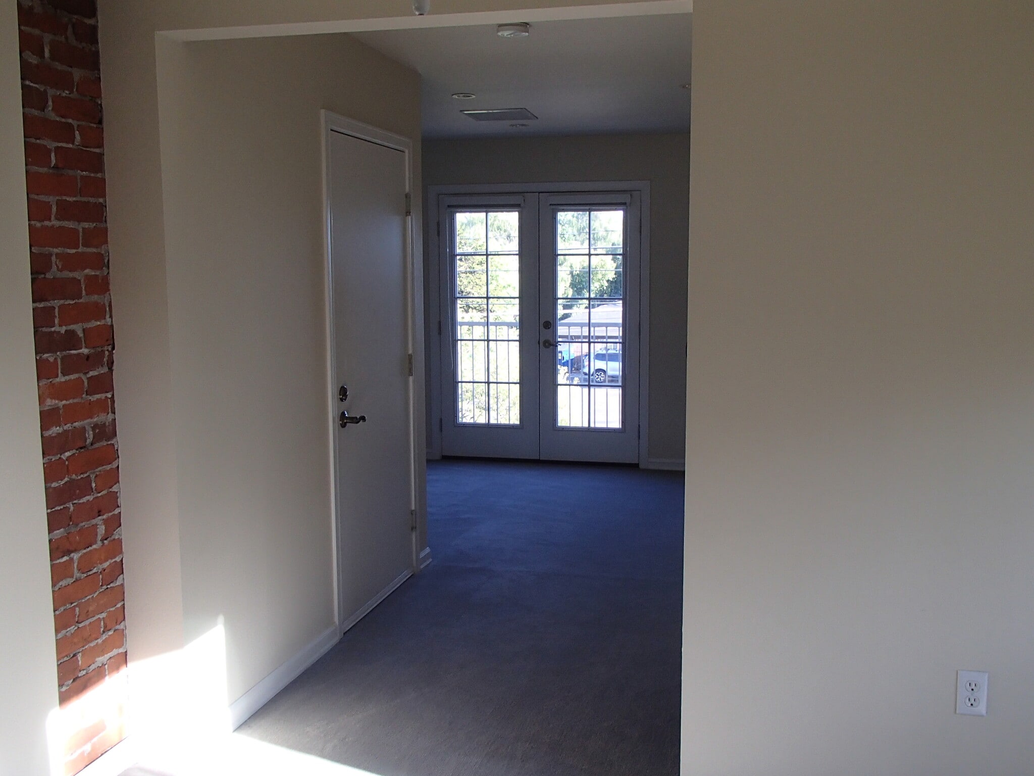 Building Photo - 2800 E Evergreen Blvd