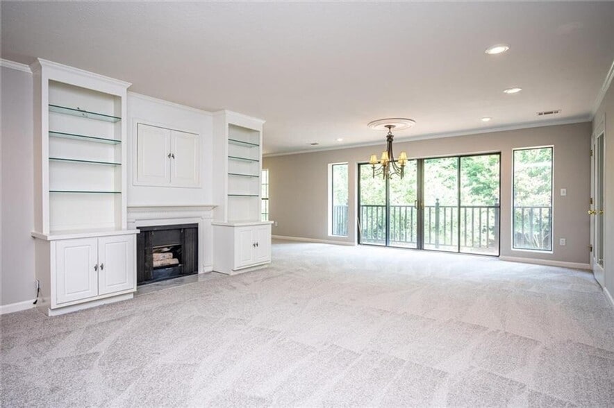 Building Photo - 26202 Plantation Dr NE