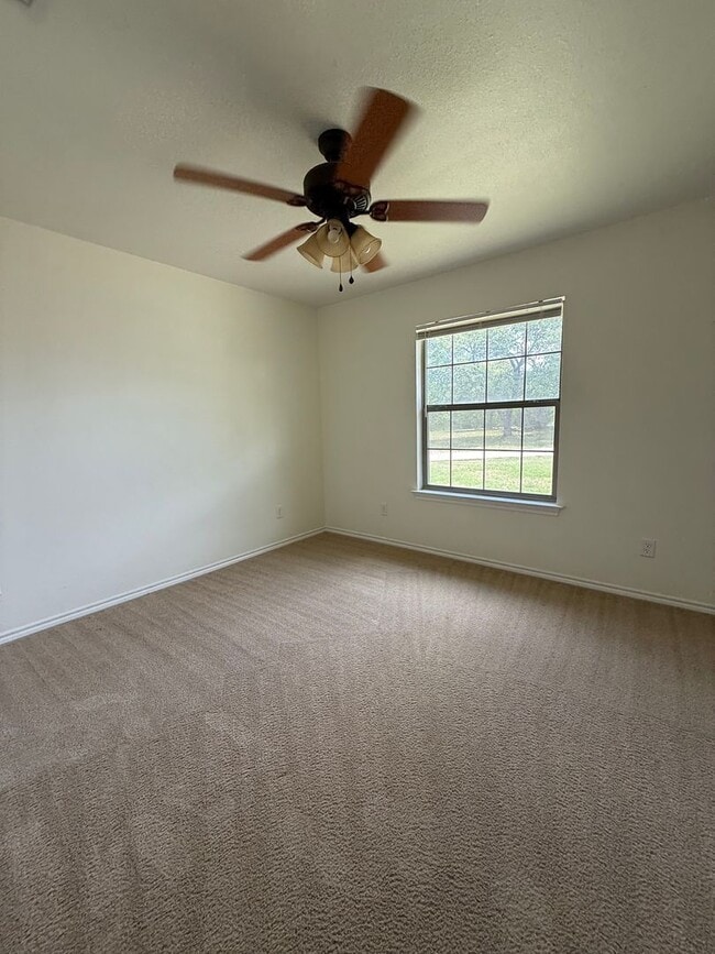 Building Photo - Water Included 4 Acres + METAL SHOP + Hors...