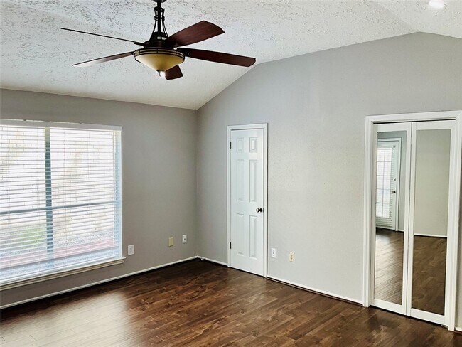 Building Photo - 11827 Moss Branch Rd