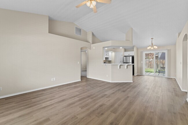 Building Photo - 6216 S Lone Tree Ave
