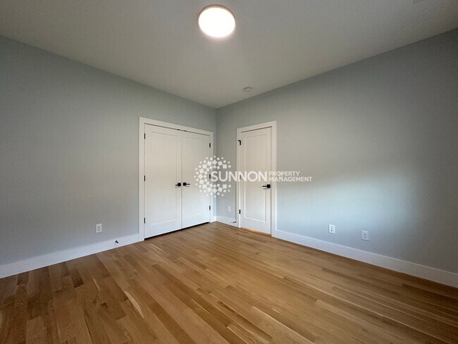 Building Photo - Gorgeous Updated 4 Bedroom Ranch Home