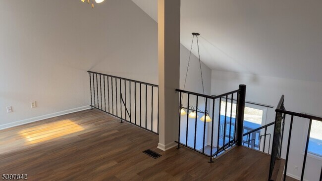 Building Photo - 1 Snowbird Ct