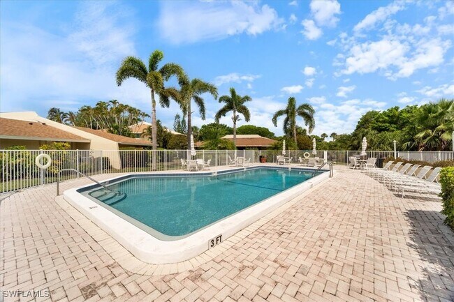 Building Photo - 955 Palm View Dr