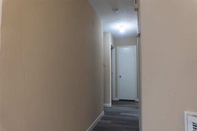 Building Photo - 8643 Causeway Dr