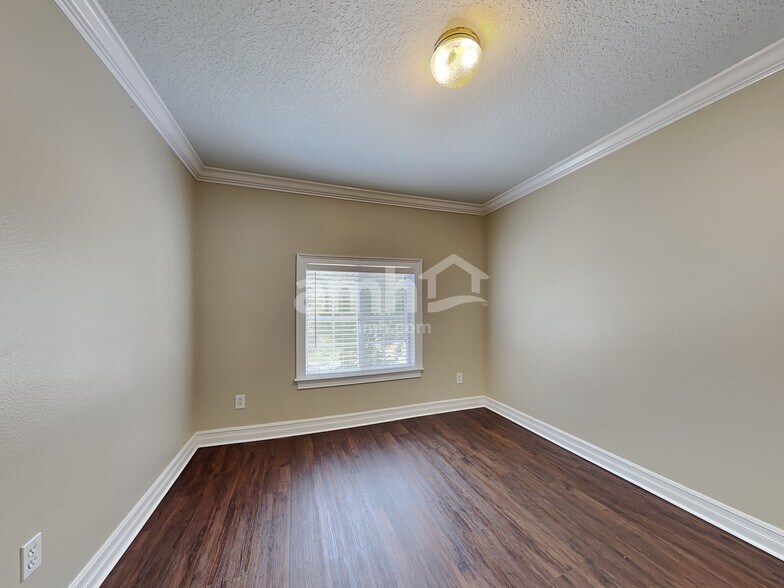 Building Photo - 1720 Portcastle Cir