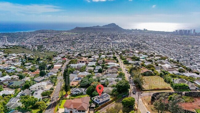 Building Photo - 4566 Sierra Dr