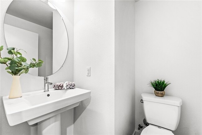 Building Photo - 706 Colorado Cir
