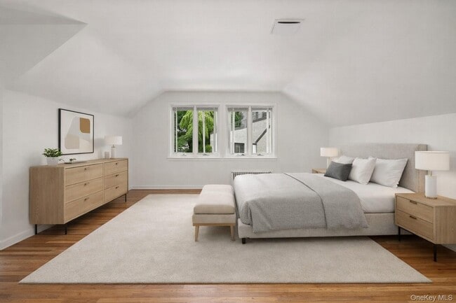 Building Photo - 6 Wildway