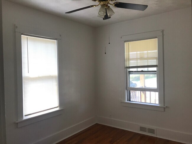 Building Photo - 3 bed, 1 bath, Off Street Parking & huge yard $1,295!