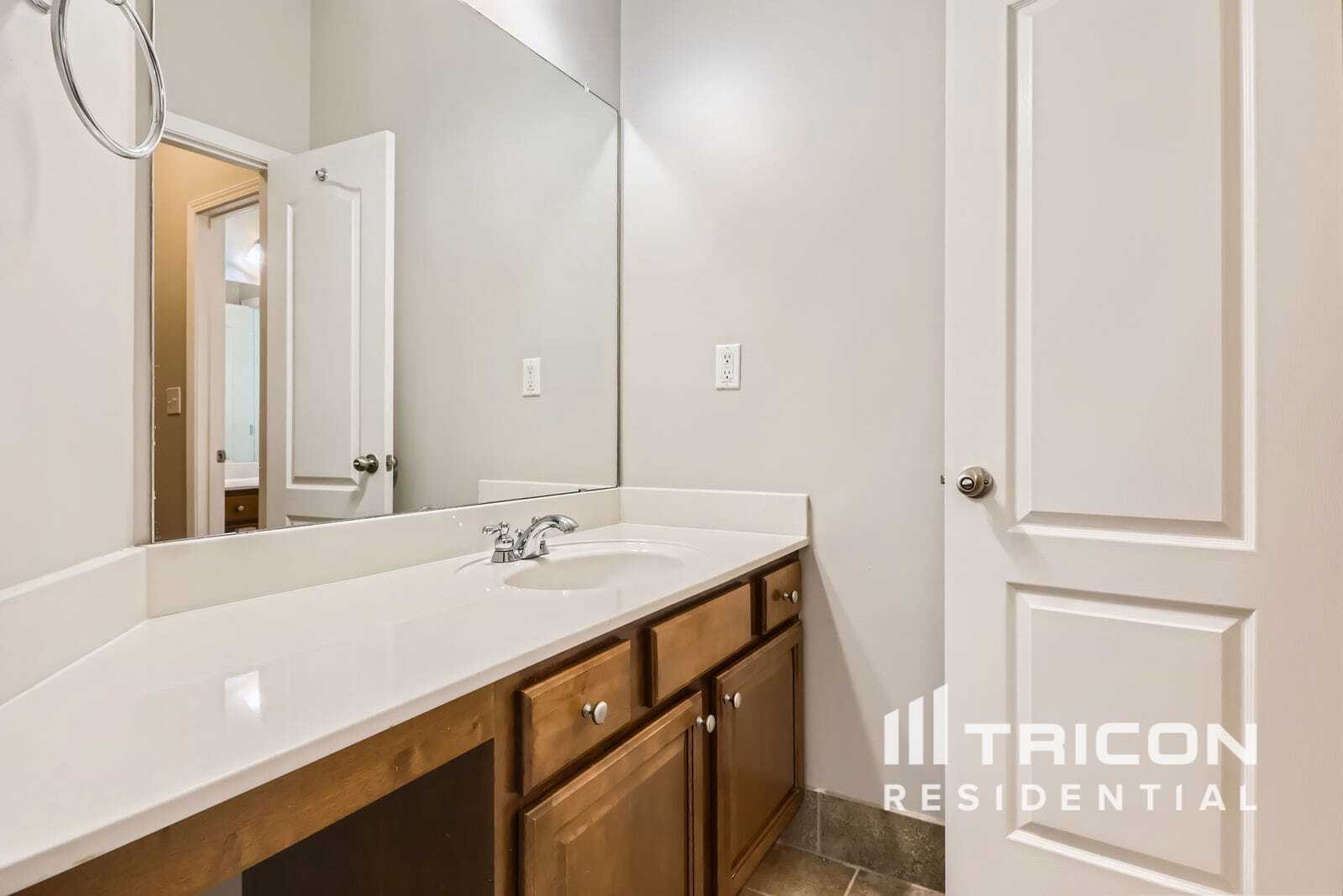 Building Photo - 3620 Little Spring Dr