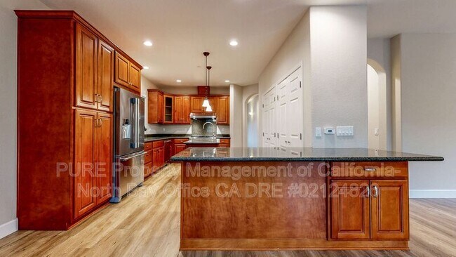 Building Photo - 14600 Jomark Ln