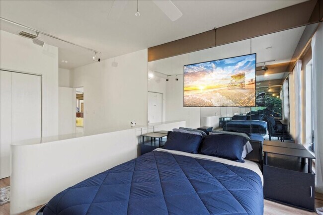 Building Photo - 5304 Woodlands Blvd