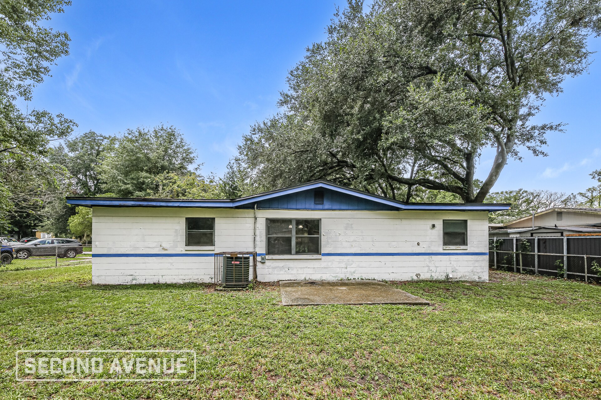 Building Photo - 2327 Looking Glass Ln