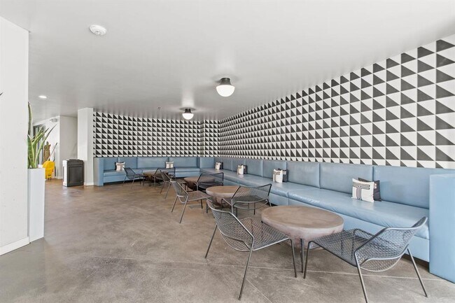 Building Photo - 800 Embassy Dr