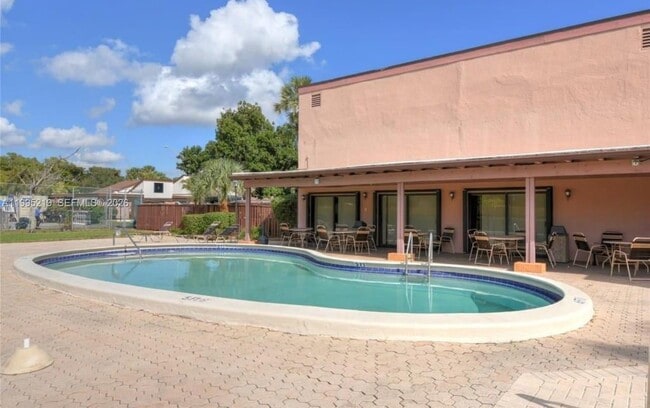 Building Photo - 1752 NW 74th Ave