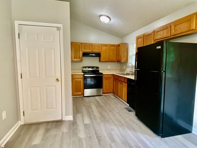 Building Photo - Dallas Rental