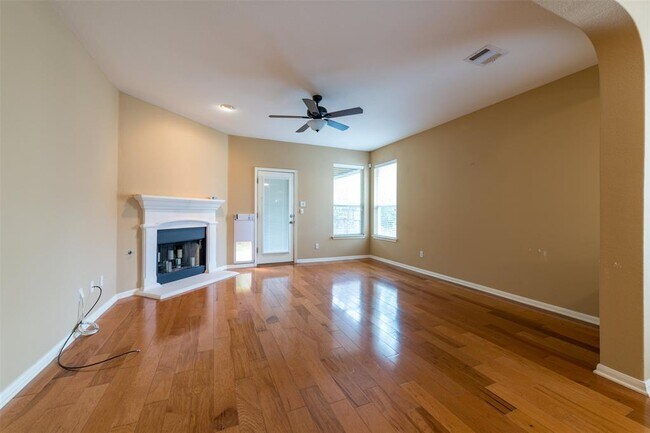 Building Photo - 14305 Broadwinged Hawk Dr