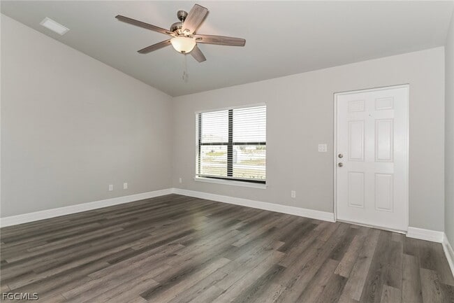 Building Photo - 2212 NE 7th Ave