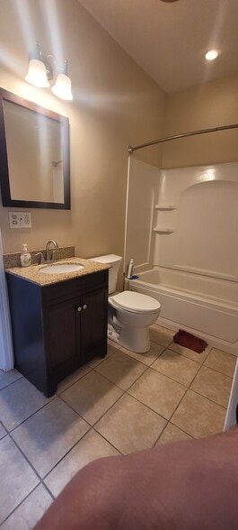 Building Photo - 2226 Myrtle St