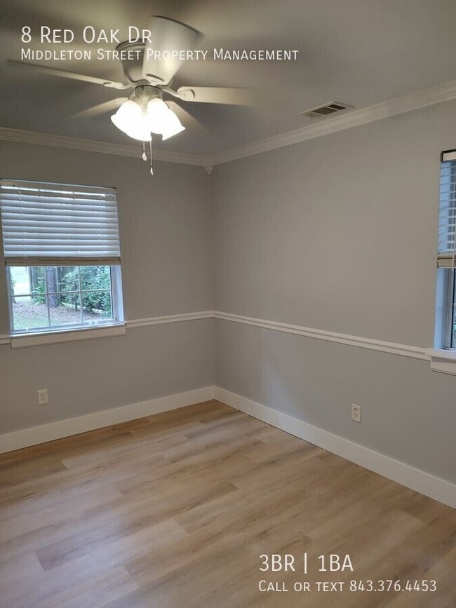 Building Photo - 8 Red Oak Dr