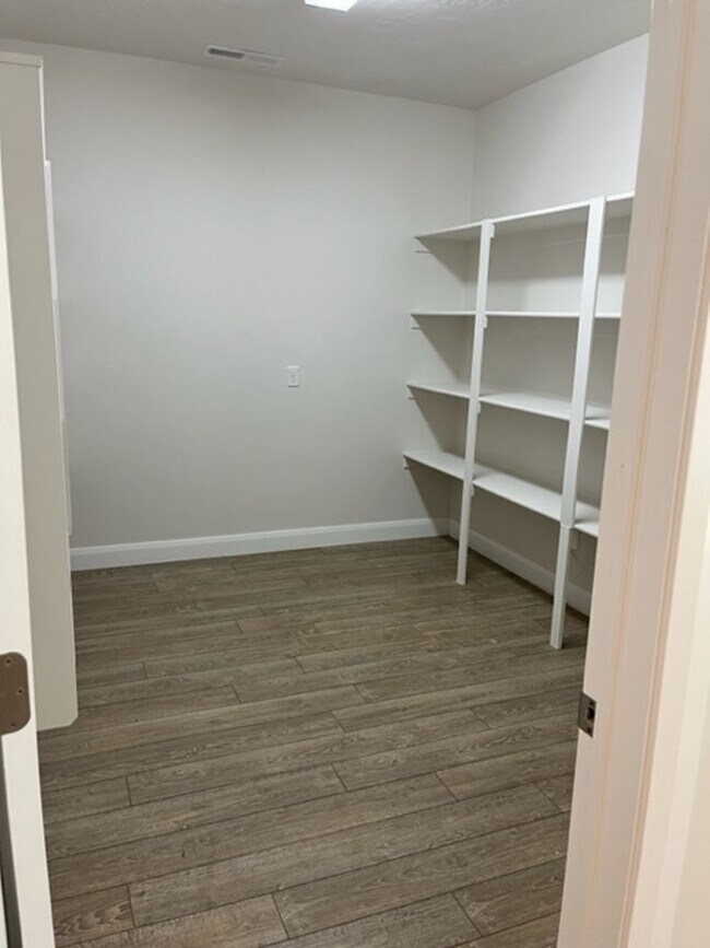 Building Photo - Spacious 3 Bedroom Home in Little Valley
