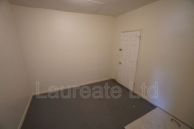 Building Photo - 932 Lowell Blvd
