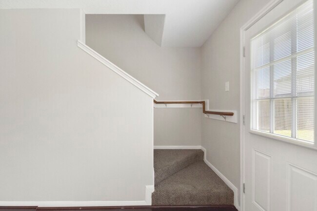 Building Photo - 9820 Lace Flower Way