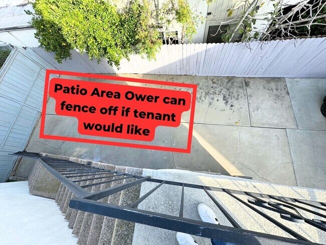 Building Photo - 906 Harkness Ln