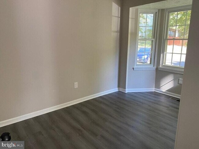 Building Photo - 13511 Ambassador Dr