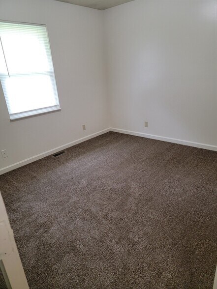 Building Photo - 8446 Shawn Ridge Dr
