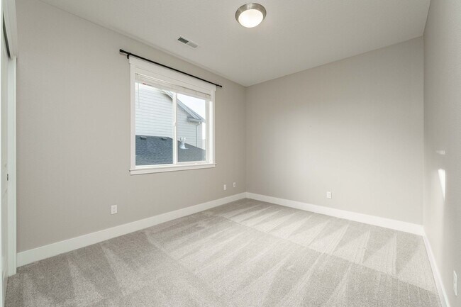 Building Photo - 8989 N Kale Cir