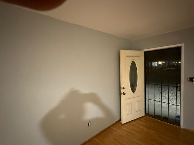 Primary Photo - 558 Madrona St