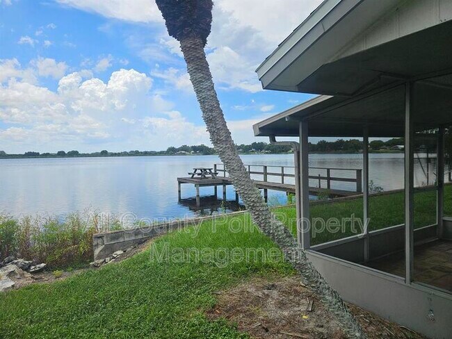 Building Photo - 929 S Buena Vista Dr