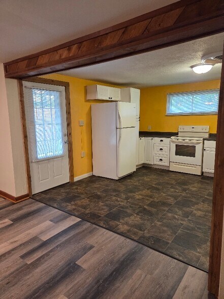 Building Photo - 1955 Hopkins Ave